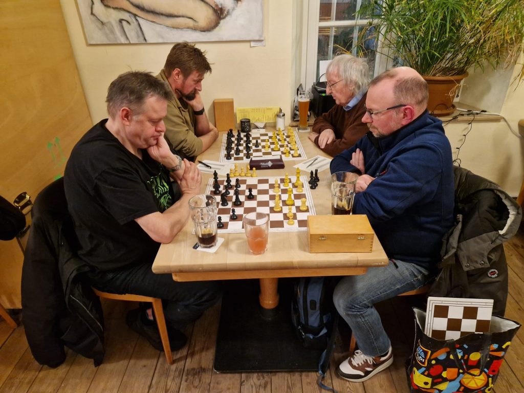 Beim Spielabend im Engelshof
